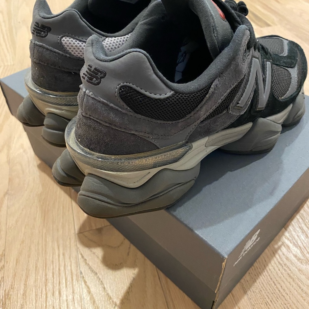 New Balance Black and Gray Sneakers